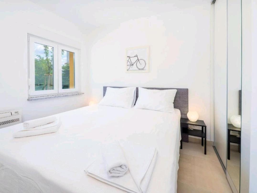 Adriatico Apartamento Omišalj Exterior foto